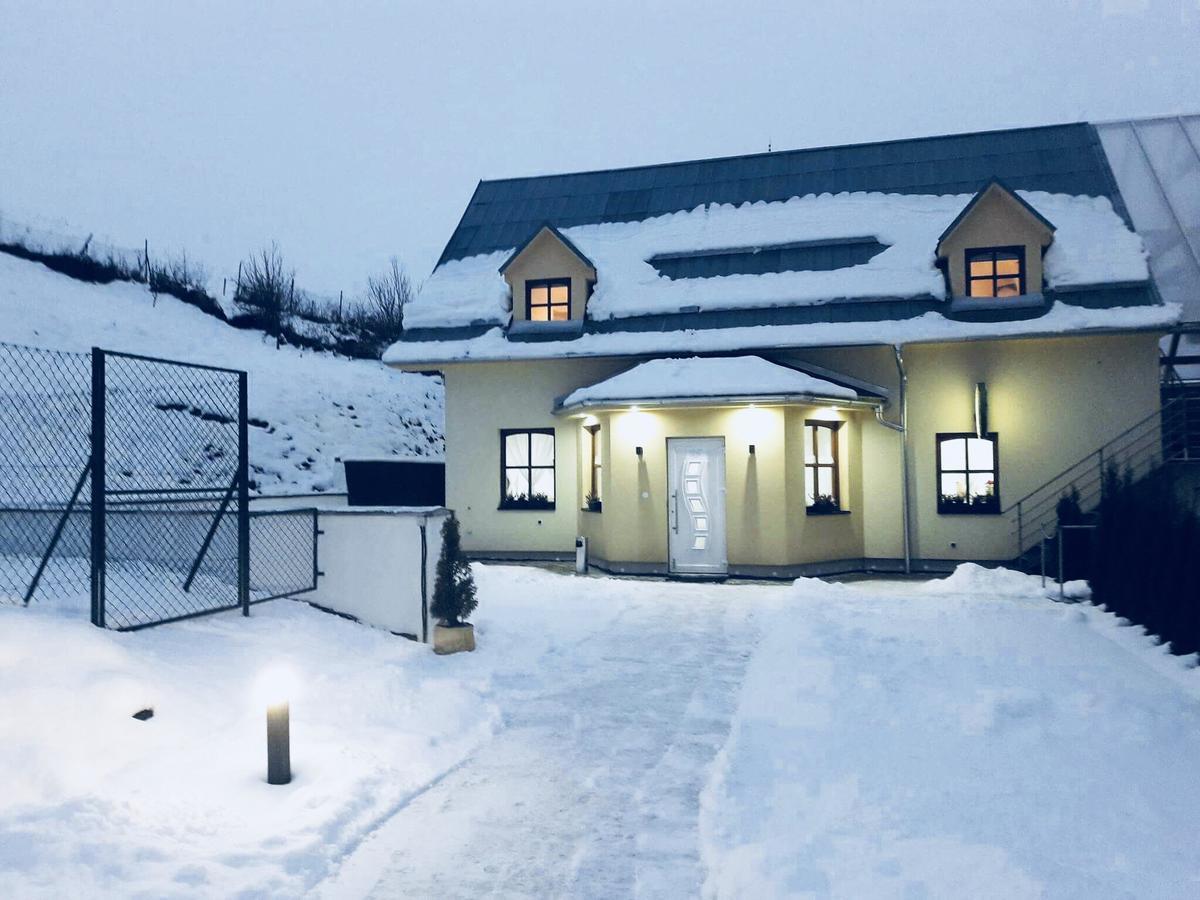 Pizzéria Viktória Hotel Chlebnice Kültér fotó